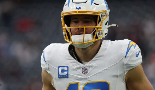 Here's how to bet on NFL Thursday Night Football and Justin Herbert with DFS platforms, social sportsbooks, and online sportsbooks today.