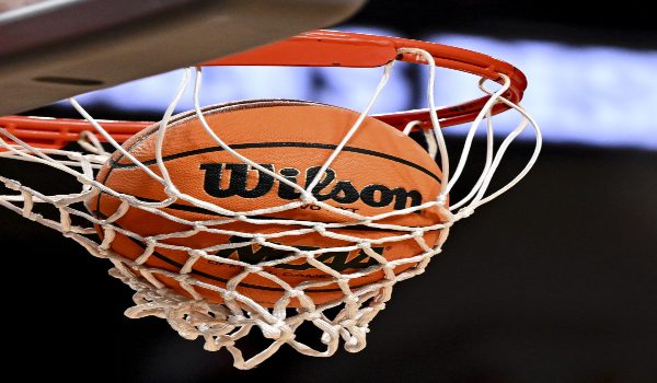 Sign up with the best Final Four prediction markets and make picks on Illinois vs. UConn and Michigan vs. Arizona today.