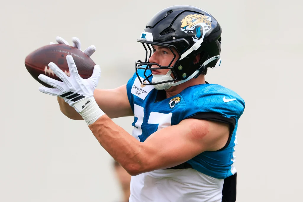 Jacksonville Jaguars tight end Nate Boerkircher (87) catches a pass during the sixth day of NFL training camp at the Miller Electric Center on Tuesday, Aug. 4, 2026, in Jacksonville, Fla.